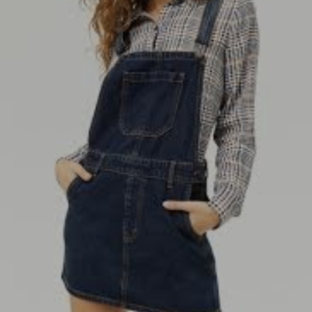 Forever 21 over dress with buttons
